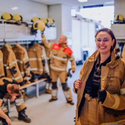 Vrijwilliger Linda bij Brandweer Brabant-Noord