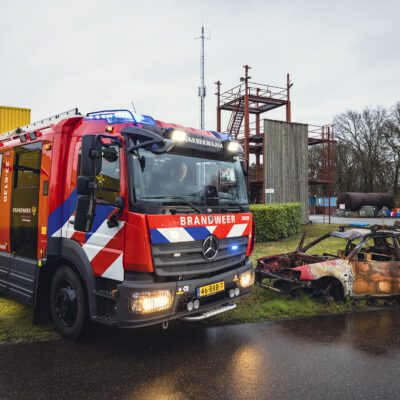 Tankautospuit van de afdeling Vakbekwaam op het opleidingsterrein van het Regionaal Opleidingsinstituut (ROI) van Brandweer Limburg-Noord