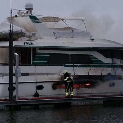 Brand op boot in Heusden, 3 april 2017